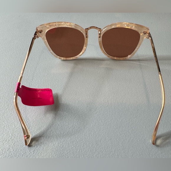 Betsey Johnson shell-effect mirrored cat eye Sunglasses - Picture 5 of 5